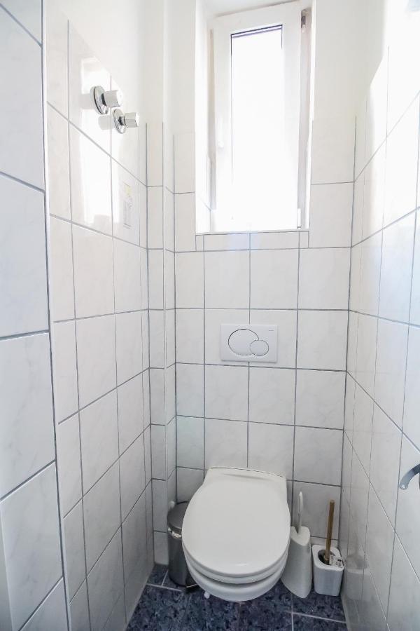 Economic 2sb In Lively Area Appartement